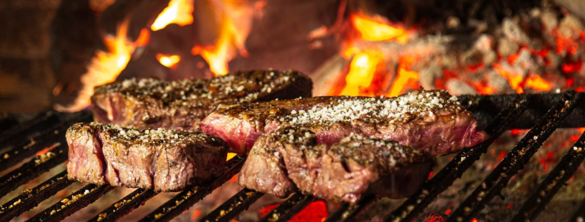 Se você deseja transformar seu churrasco em um evento inesquecível, o Sítio São Fernando é o lugar ideal. Com uma estrutura completa, rodeado pela exuberância da natureza e localização privilegiada no Recreio dos Bandeirantes – RJ, esse espaço oferece tudo o que você precisa para um dia memorável.