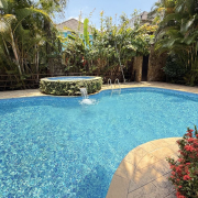 O Melhor Local para Festas na Piscina no Rio de Janeiro Transforme sua festa na piscina em um evento memorável no Sítio São Fernando, o local perfeito para quem busca lazer, diversão e exclusividade no Rio de Janeiro. Localizado no Recreio dos Bandeirantes, o espaço é cercado pela natureza e oferece uma estrutura completa para receber você e seus convidados com conforto e privacidade.